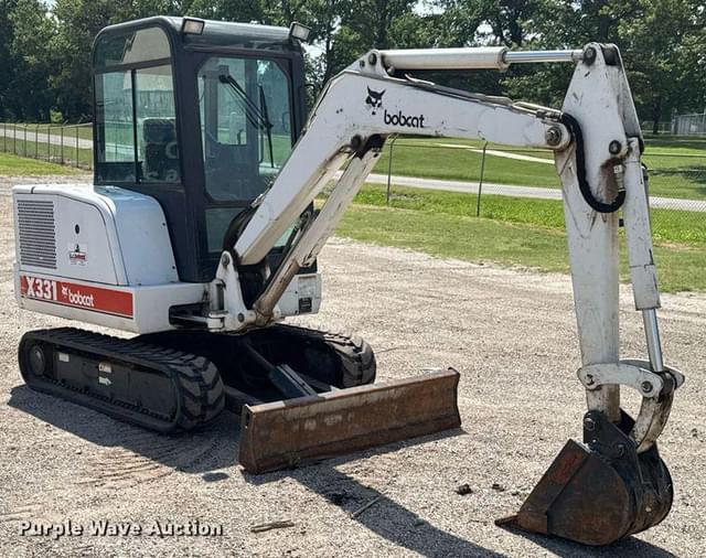 Image of Bobcat 331 equipment image 2