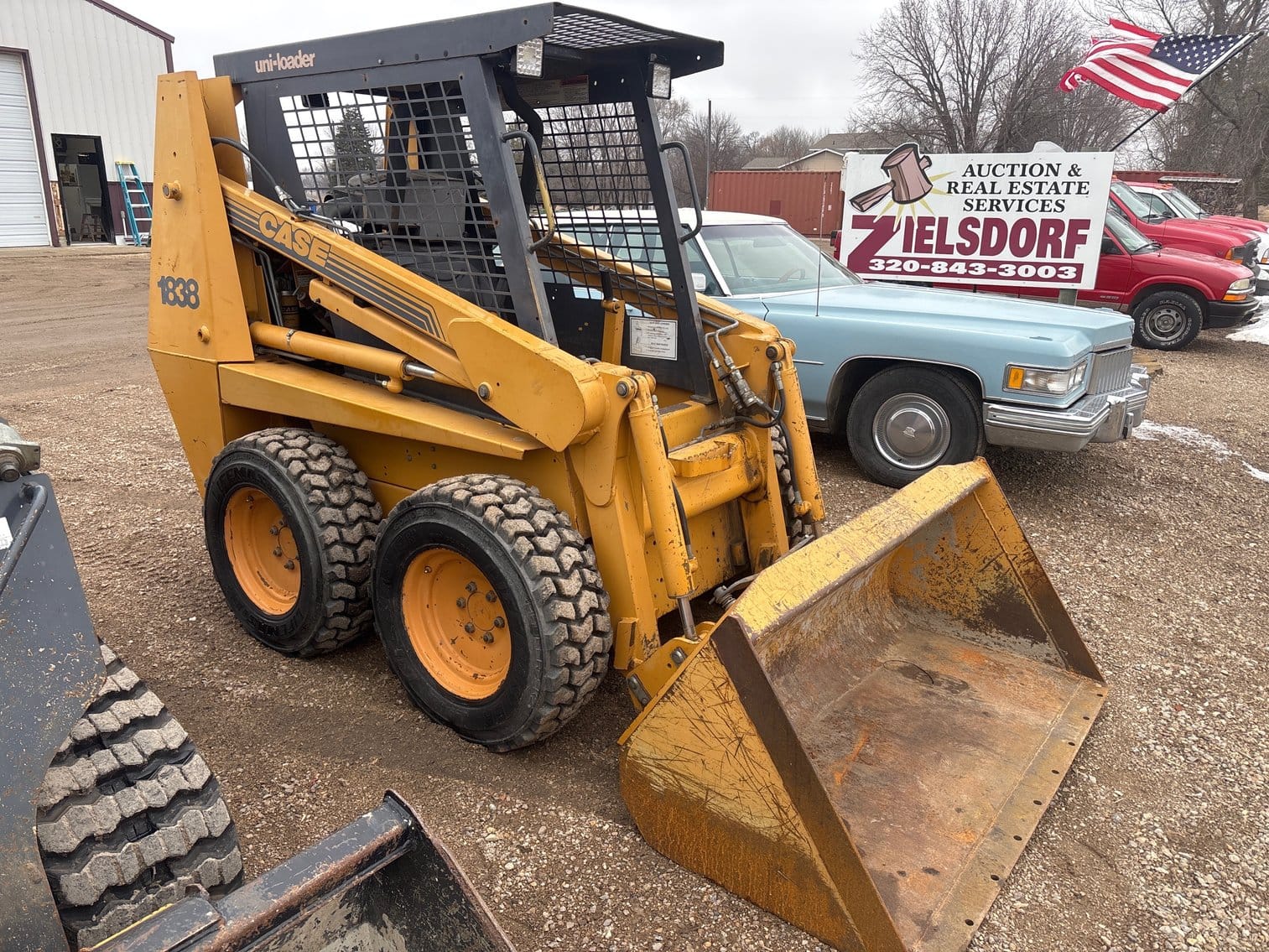 1998 Case 1838 Equipment Image0