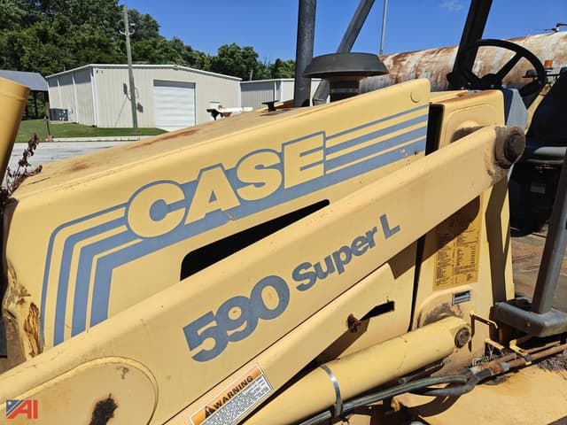 Image of Case 590 Super L equipment image 1