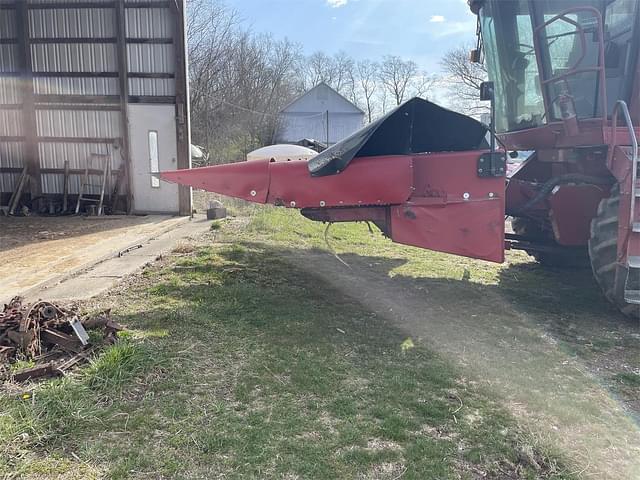 Image of Case IH 1063 equipment image 1