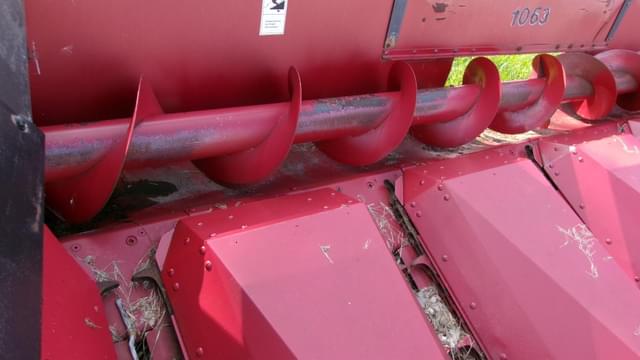 Image of Case IH 1063 equipment image 3