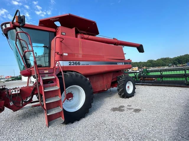 Image of Case IH 2366 equipment image 2
