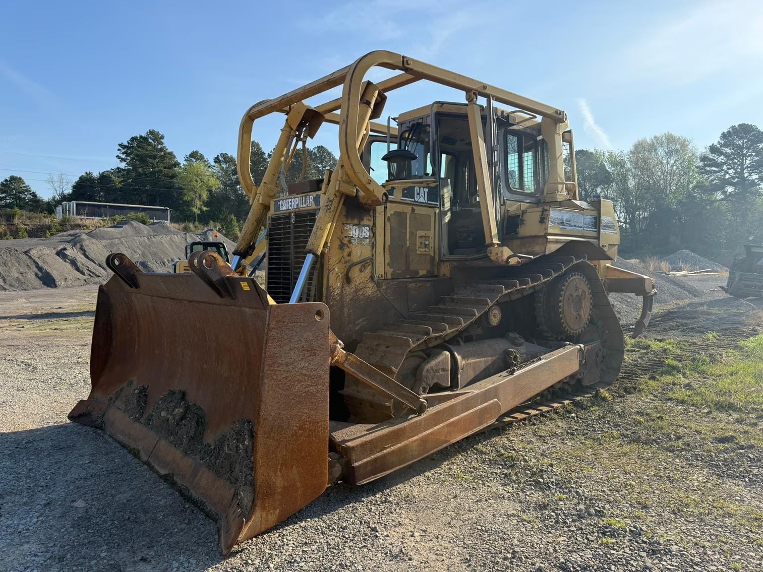 1998 Caterpillar D6R XL Equipment Image0
