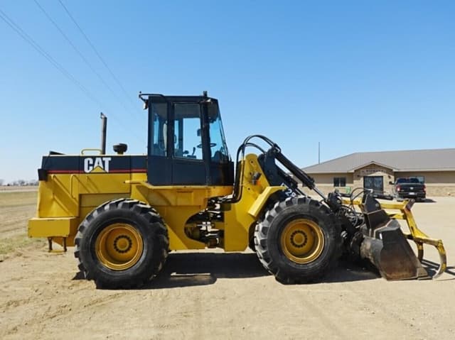 Image of Caterpillar IT28F equipment image 2