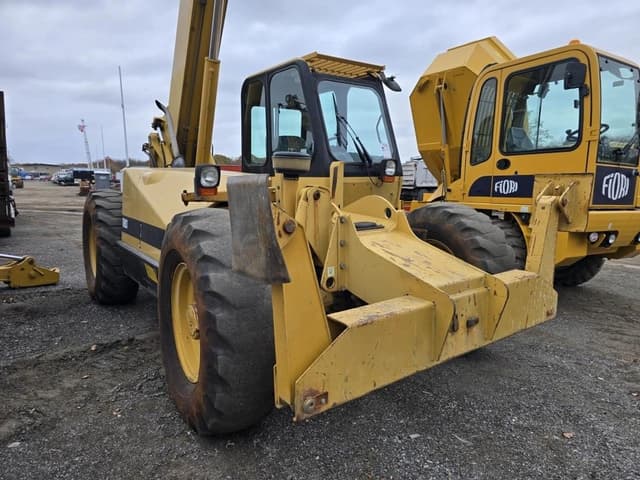 Image of Caterpillar TH83 equipment image 3