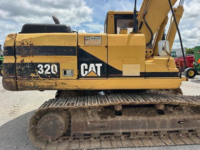 Image of Caterpillar 320 equipment image 3