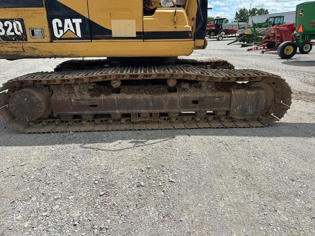 Image of Caterpillar 320 equipment image 4