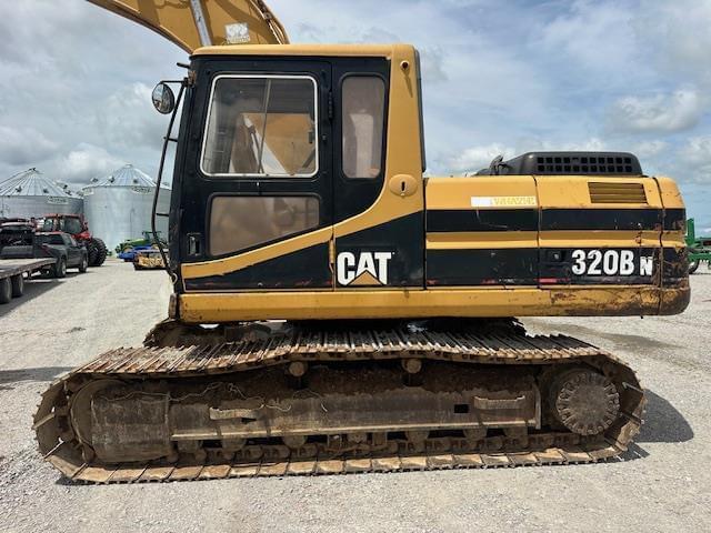 Image of Caterpillar 320 equipment image 1