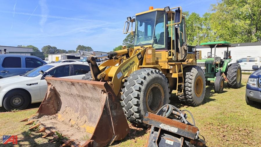 1998 Caterpillar 924F Equipment Image0