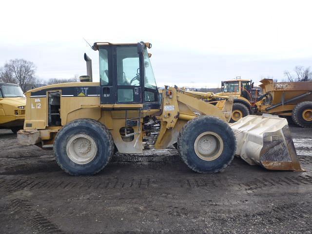 Image of Caterpillar 938G equipment image 2