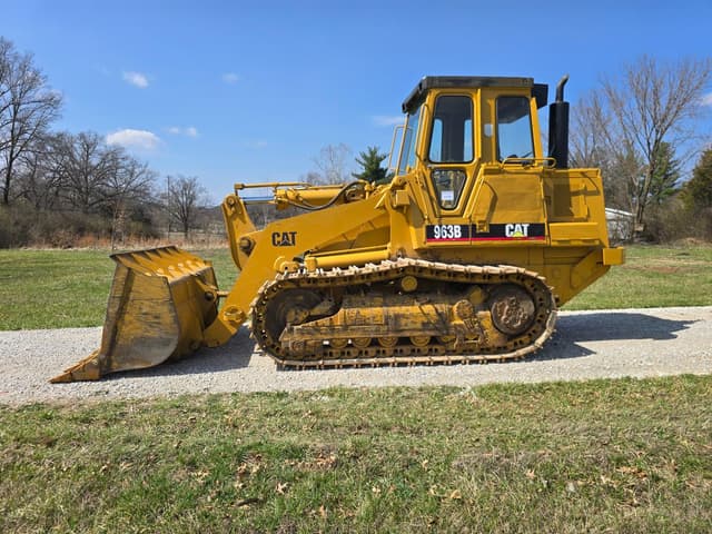Image of Caterpillar 963B equipment image 4