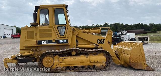 Image of Caterpillar 963B equipment image 3