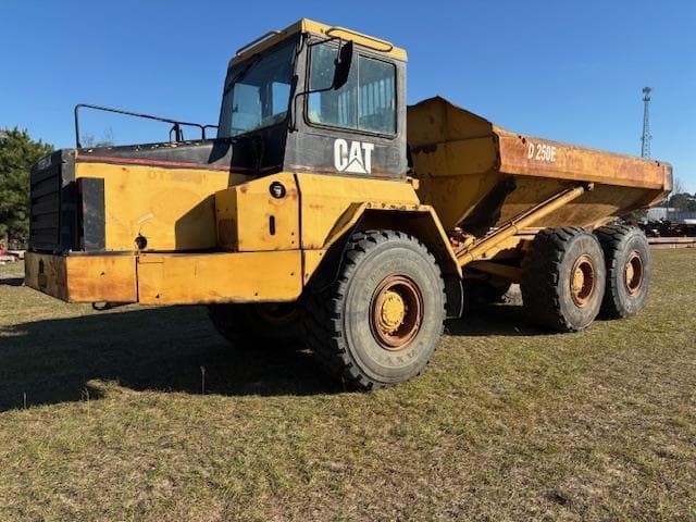 Image of Caterpillar D250E Primary image