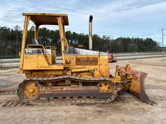 Image of Caterpillar D4C equipment image 3