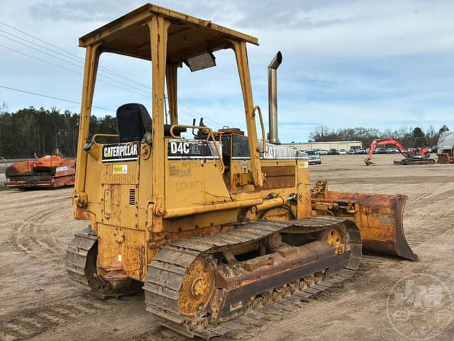 Image of Caterpillar D4C equipment image 4