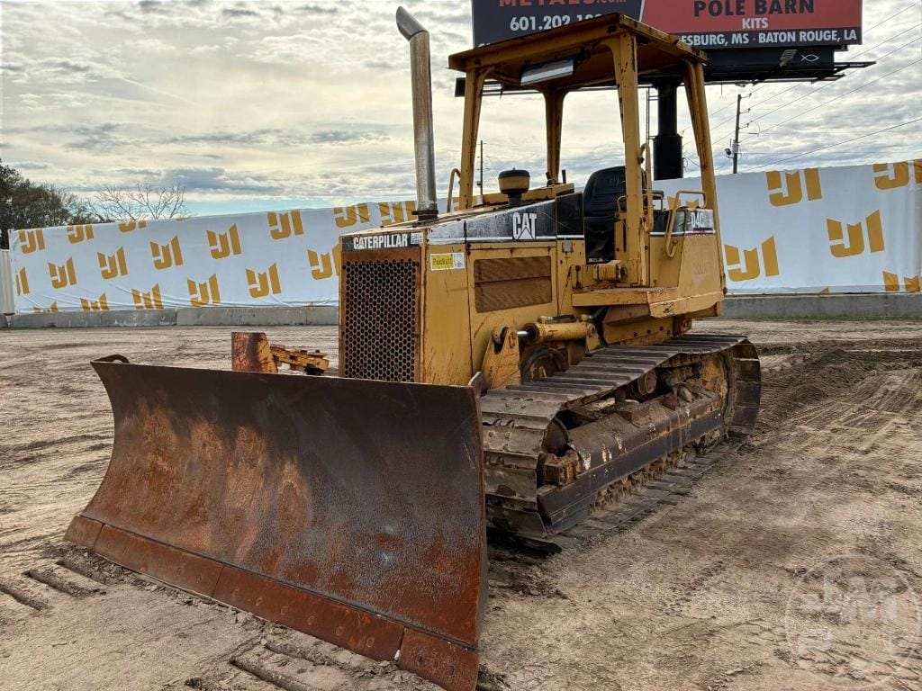 1998 Caterpillar D4C Equipment Image0