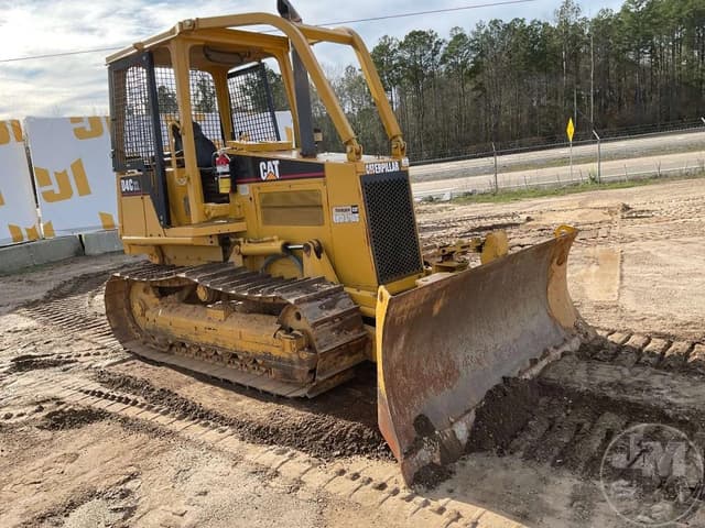 Image of Caterpillar D4C equipment image 2