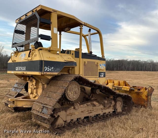 Image of Caterpillar D5M LGP equipment image 4