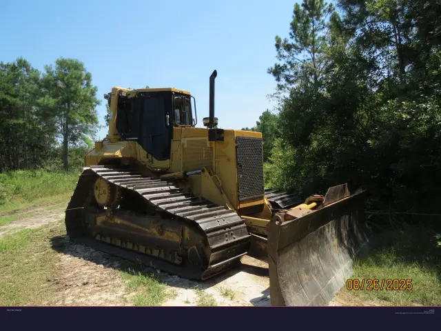 Image of Caterpillar D6M LGP equipment image 1