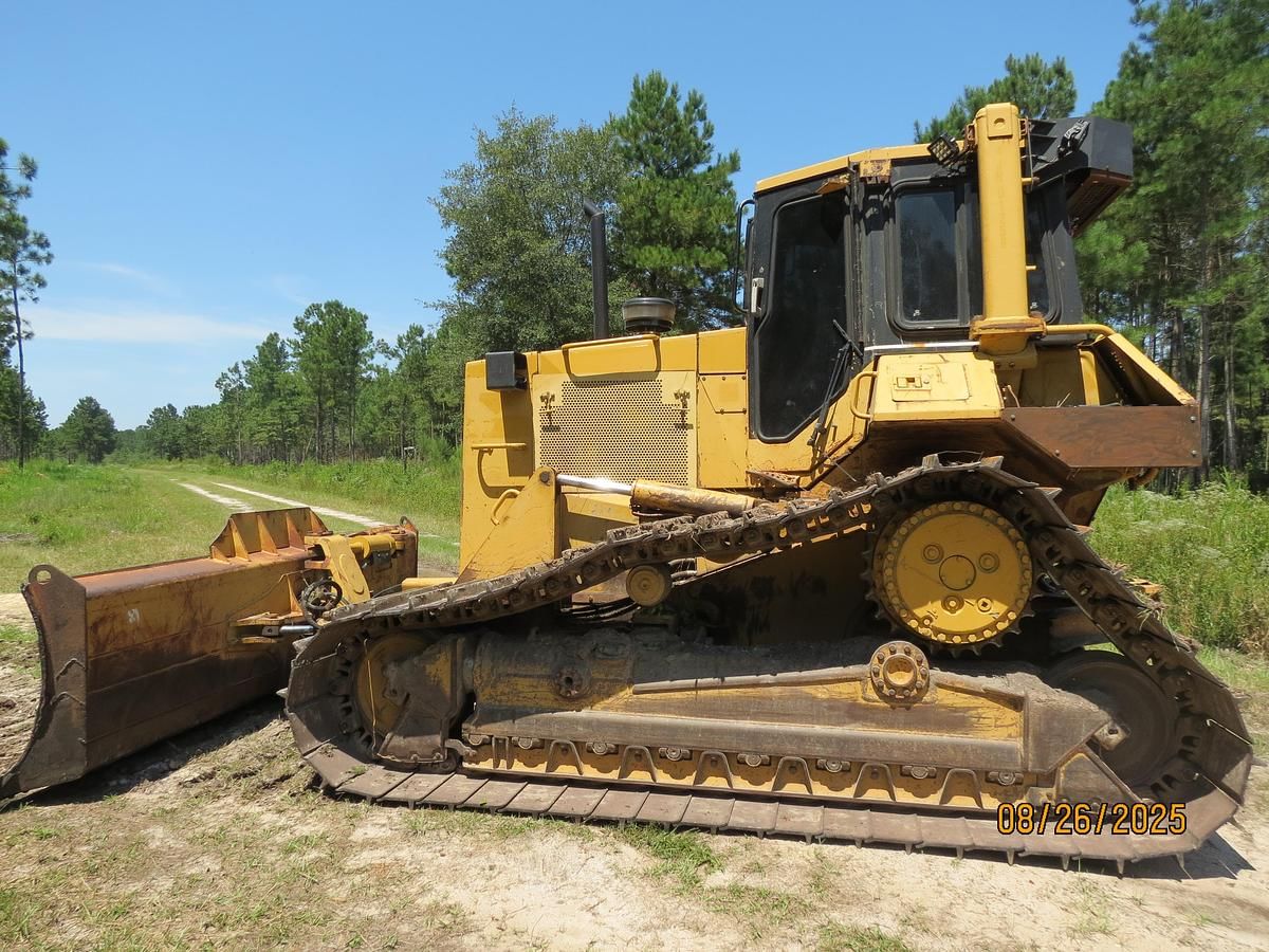 1998 Caterpillar D6M LGP Equipment Image0