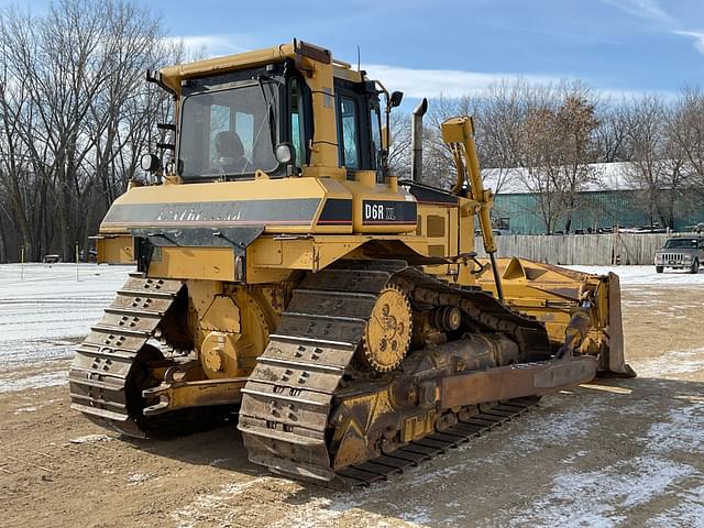 Image of Caterpillar D6R XL equipment image 4