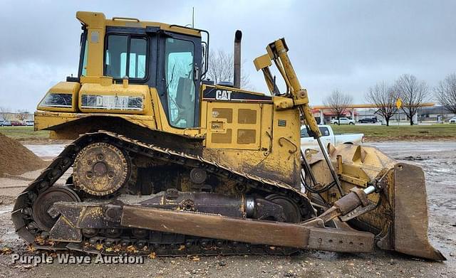 Image of Caterpillar D6R XL equipment image 3