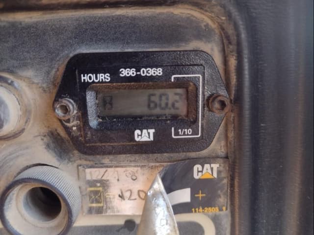 Image of Caterpillar D8R equipment image 4