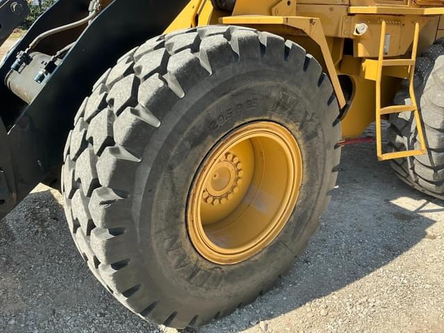 Image of Caterpillar IT24F equipment image 4