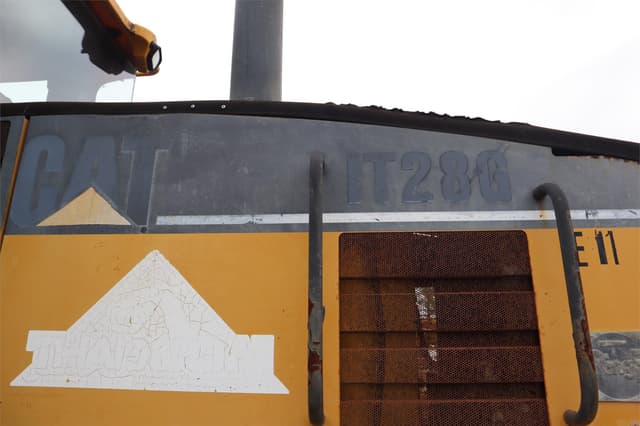 Image of Caterpillar IT28G equipment image 4
