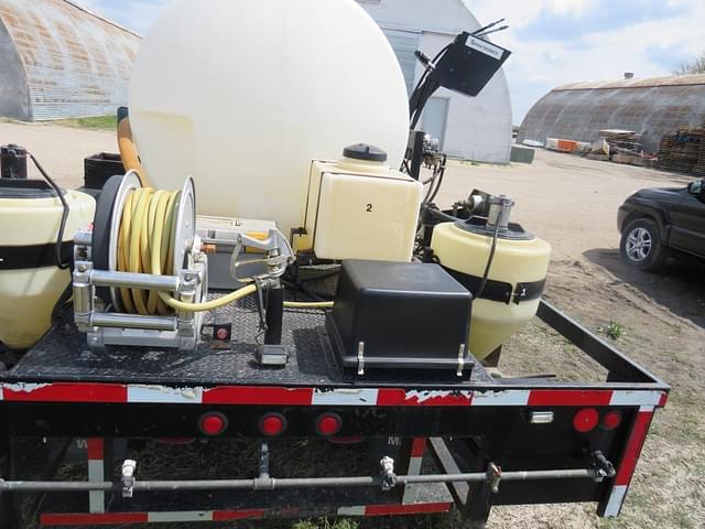 Image of Chevrolet 3500 equipment image 4
