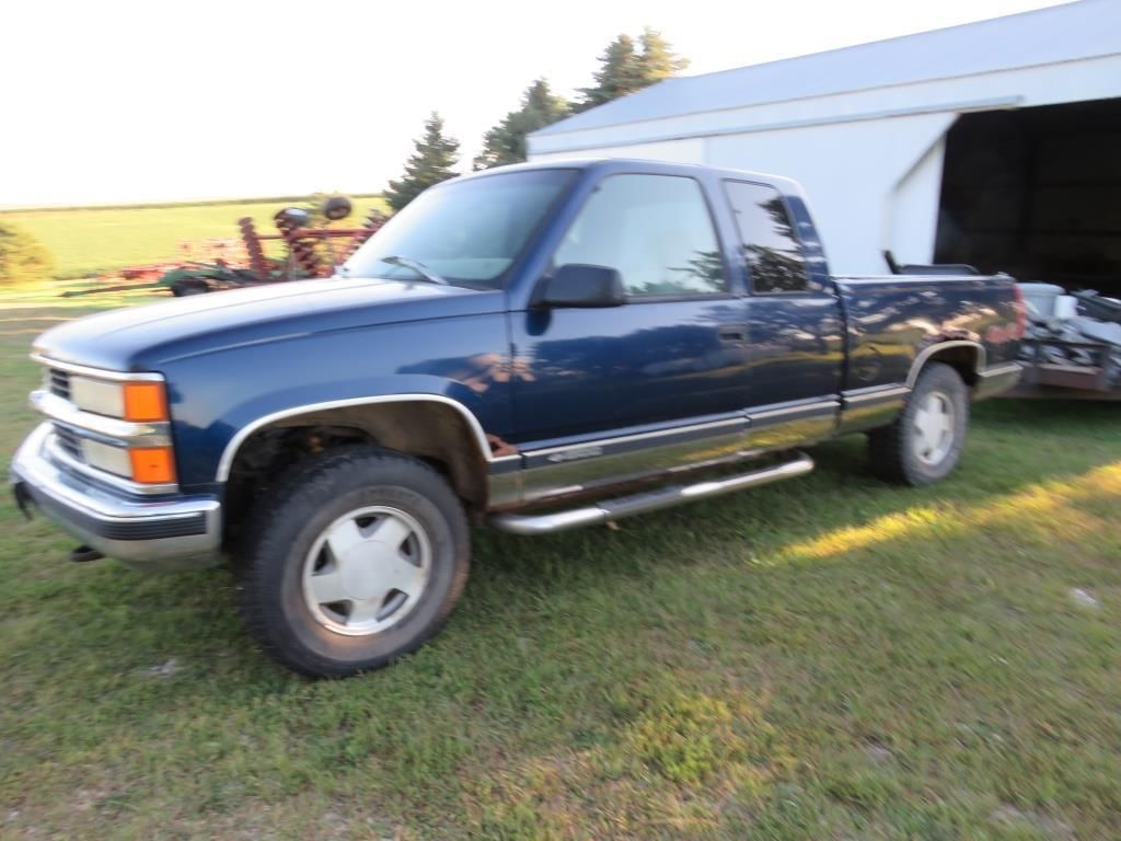 1998 Chevrolet 1500 Equipment Image0
