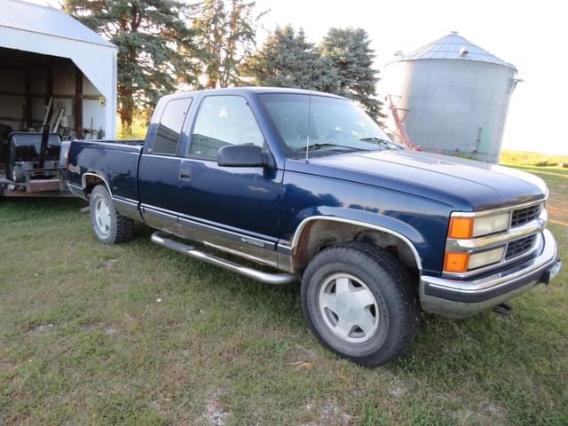 Image of Chevrolet 1500 equipment image 3