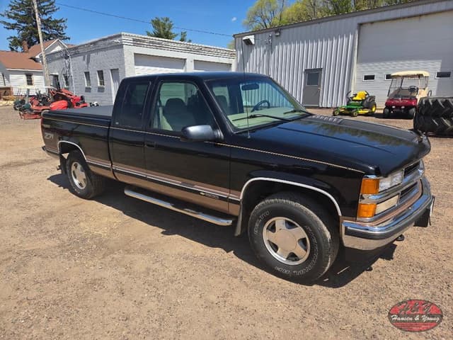Image of Chevrolet 1500 equipment image 1