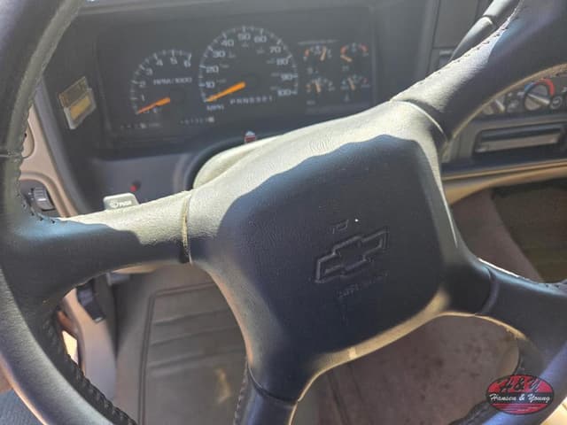 Image of Chevrolet 1500 equipment image 4