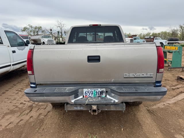 Image of Chevrolet 1500 equipment image 4