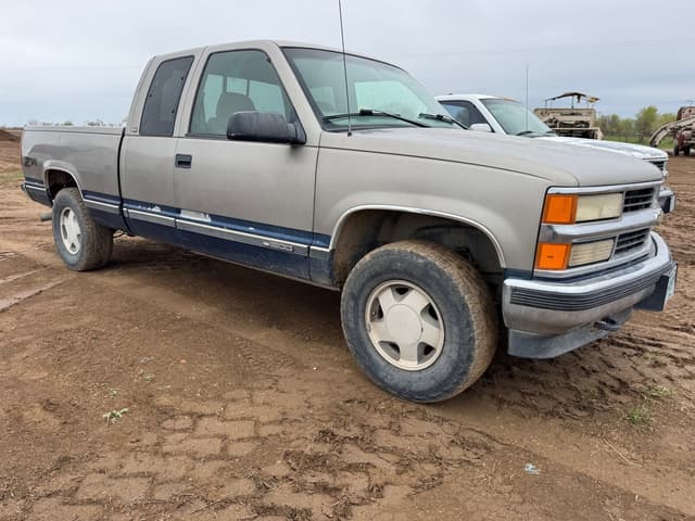 Image of Chevrolet 1500 equipment image 1