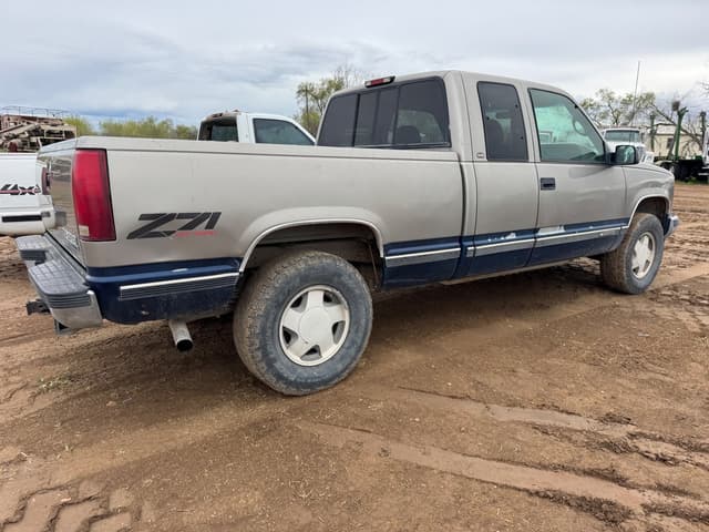 Image of Chevrolet 1500 equipment image 2