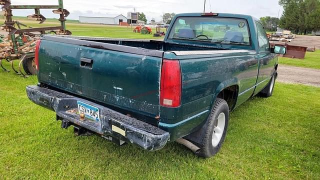 Image of Chevrolet 1500 equipment image 3