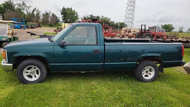 Image of Chevrolet 1500 equipment image 1