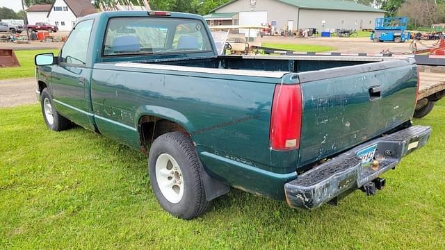 Image of Chevrolet 1500 equipment image 2