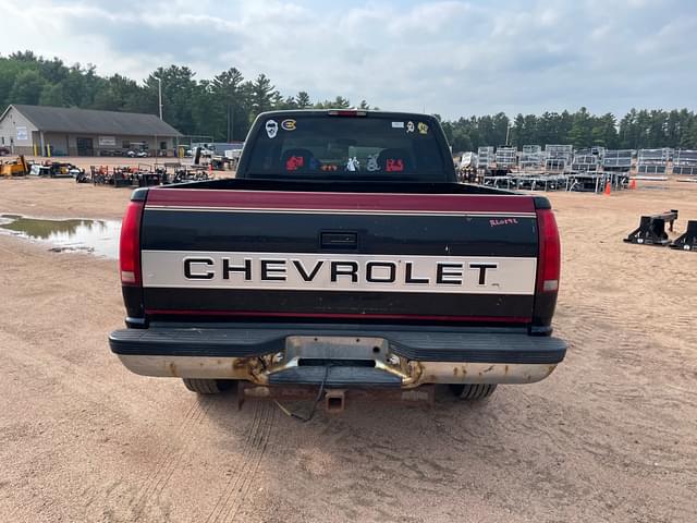 Image of Chevrolet 1500 equipment image 3