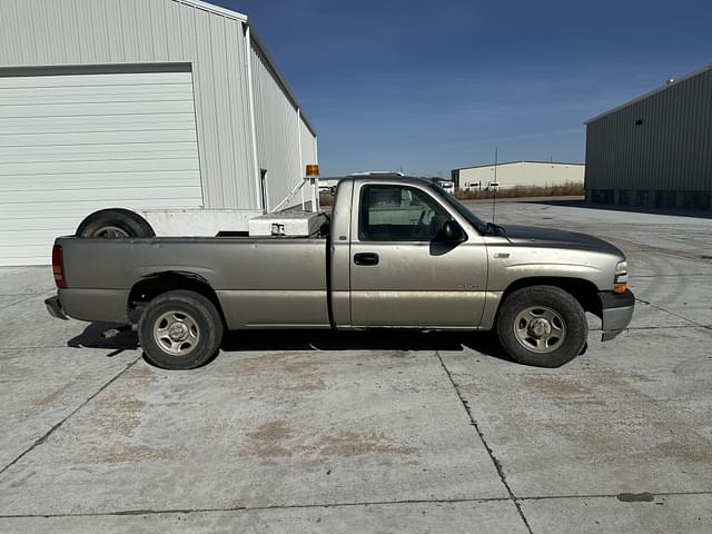 Image of Chevrolet 1500 equipment image 3