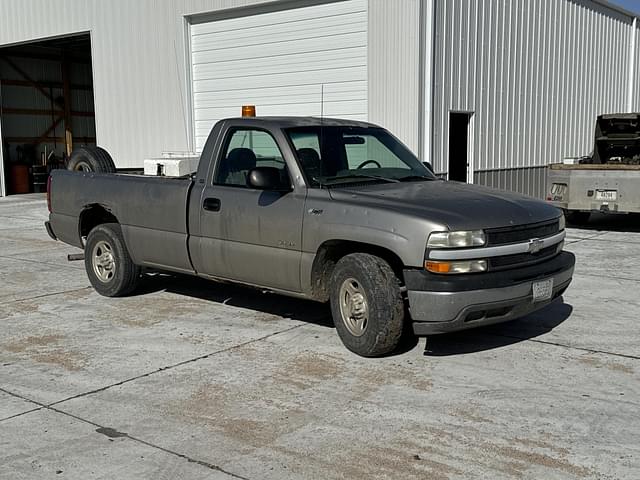 Image of Chevrolet 1500 equipment image 1