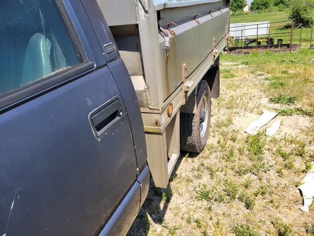 Image of Chevrolet 2500 equipment image 3