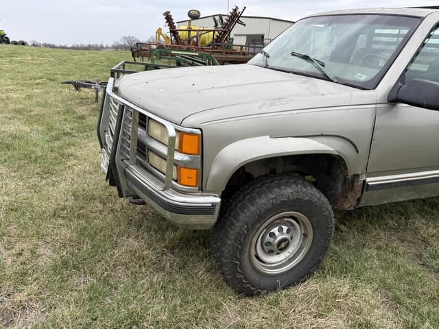 Image of Chevrolet 2500 equipment image 1