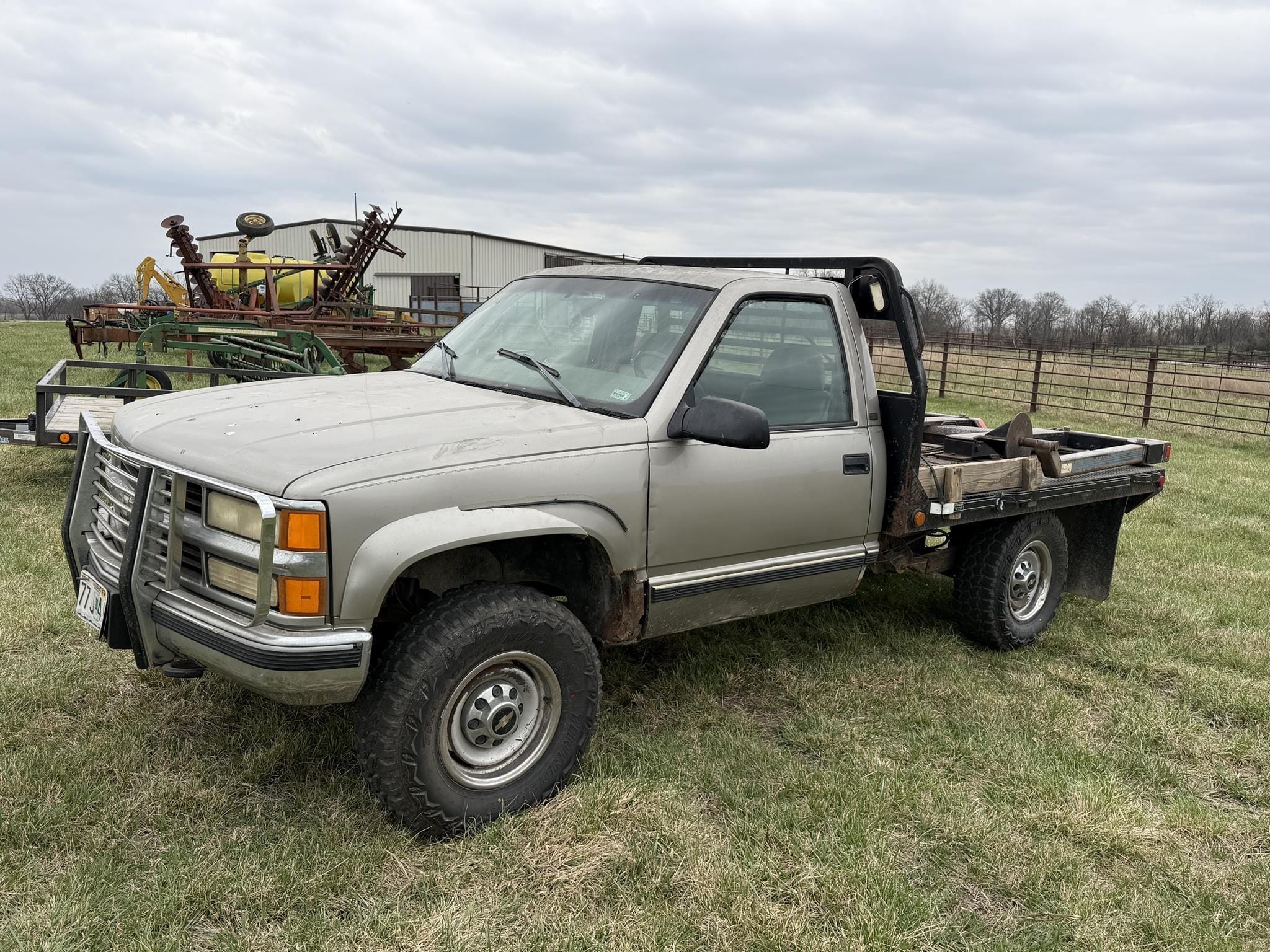 1998 Chevrolet 2500 Equipment Image0