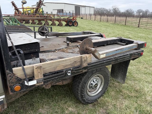 Image of Chevrolet 2500 equipment image 3