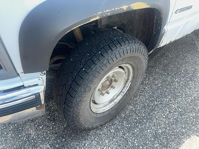 Image of Chevrolet 2500 equipment image 1
