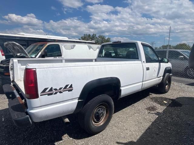 Image of Chevrolet 2500 equipment image 2