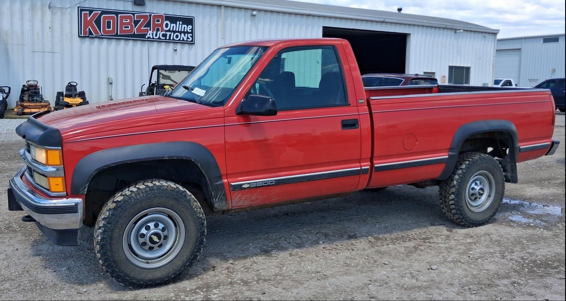 1998 Chevrolet 2500 Equipment Image0
